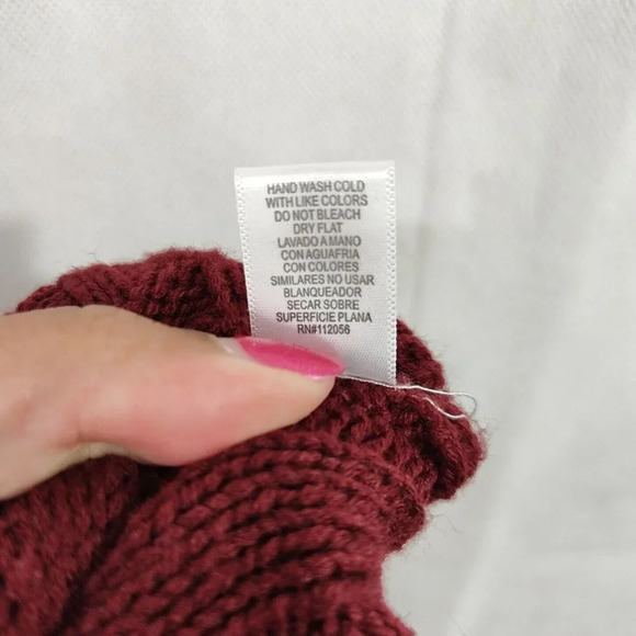 Zenana Outfitters Button Up Cardigan Cable Sweater Size M Burgundy Red Acrylic - Picture 7 of 7